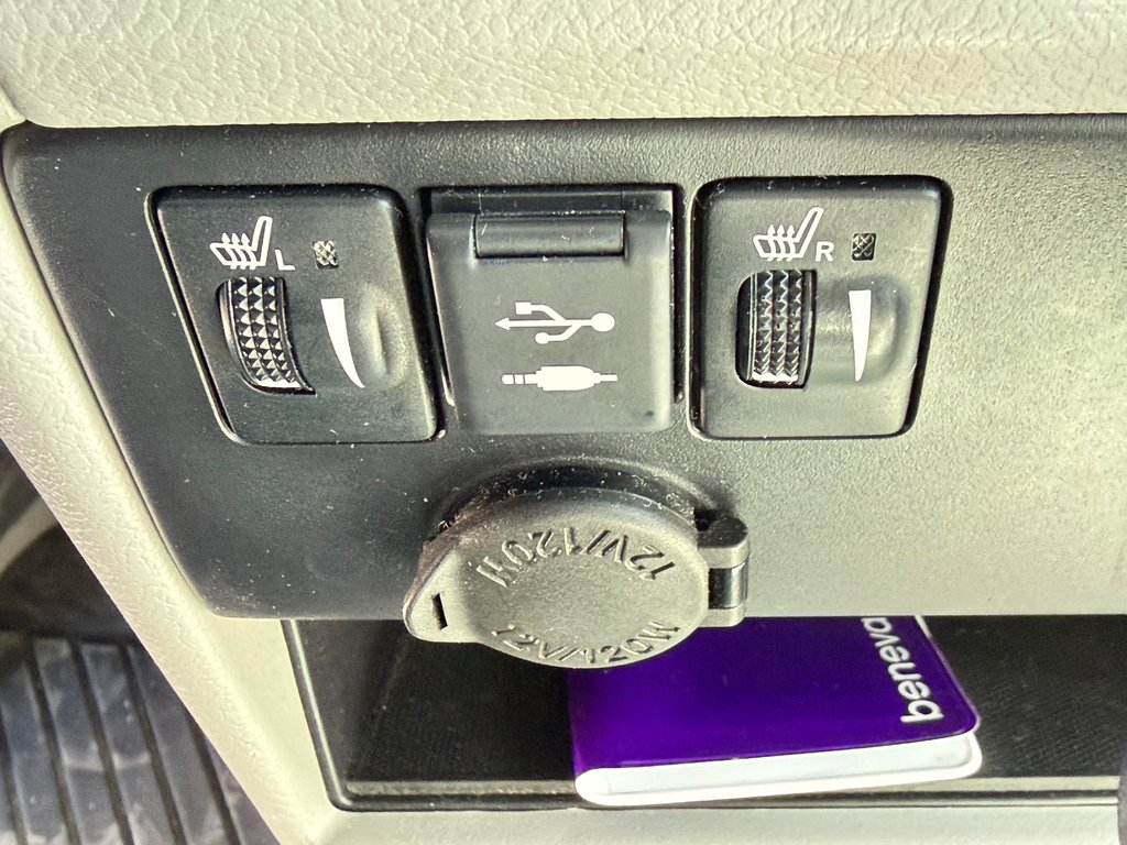 2020 Toyota SIENNA LE AWD LE AWD / FAIBLE KILOMETRAGE / 7 PASSAGERS in Thetford Mines, Quebec - 45 - w1024h768px