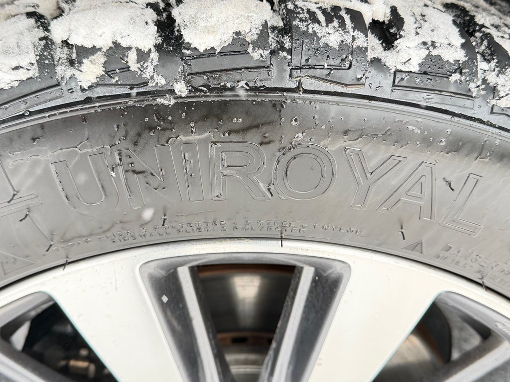 2020 Toyota SIENNA LE AWD LE AWD / FAIBLE KILOMETRAGE / 7 PASSAGERS in Thetford Mines, Quebec - 15 - w1024h768px