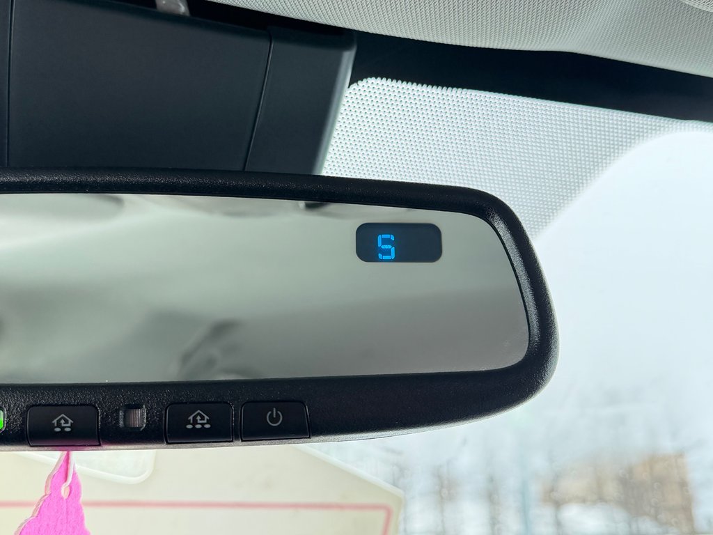 2020 Toyota SIENNA LE AWD LE AWD / FAIBLE KILOMETRAGE / 7 PASSAGERS in Thetford Mines, Quebec - 54 - w1024h768px