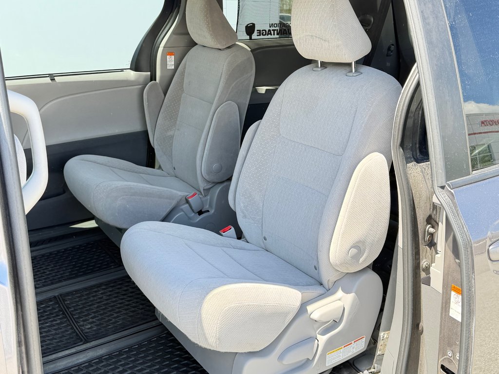 2020 Toyota SIENNA LE AWD INSPECTÉ / MÉCANIQUE A1 / WOW / in Thetford Mines, Quebec - 50 - w1024h768px