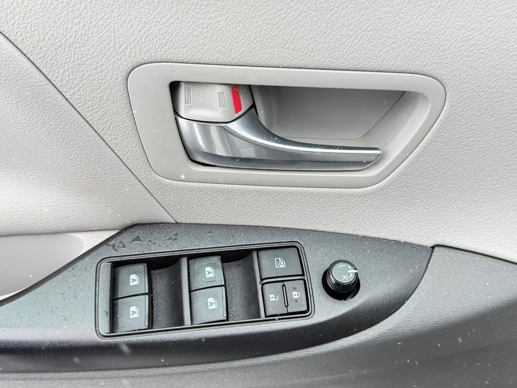 2020 Toyota SIENNA LE AWD AWD / INSPECTÉ / MÉCANIQUE A1 / WOW / in Thetford Mines, Quebec - 25 - w1024h768px