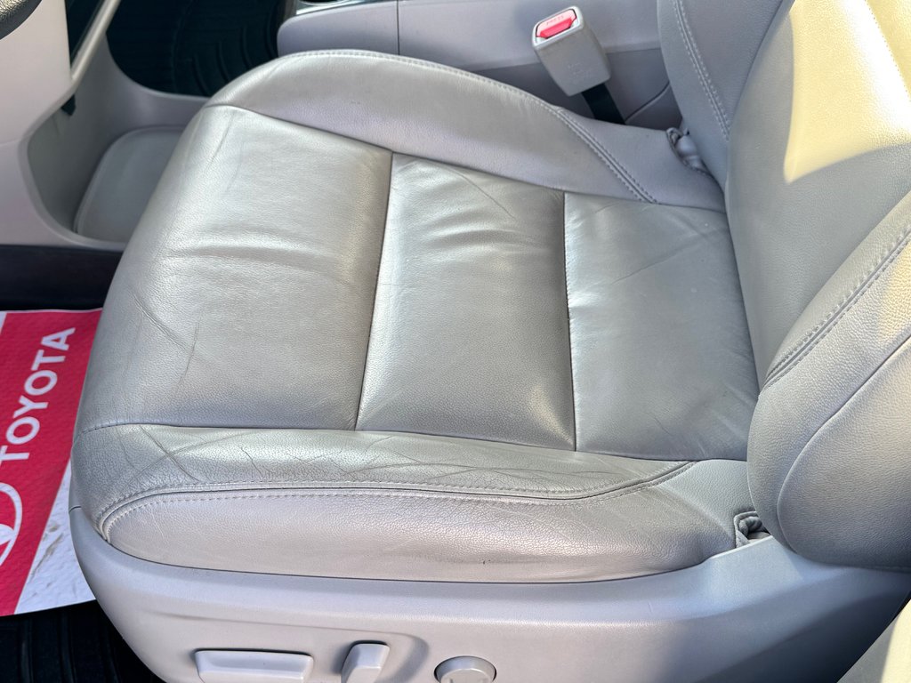 Toyota Sienna XLE / AWD / INSPECTÉ / INT : CUIR / TOIT OUVRANT 2015 à Thetford Mines, Québec - 33 - w1024h768px
