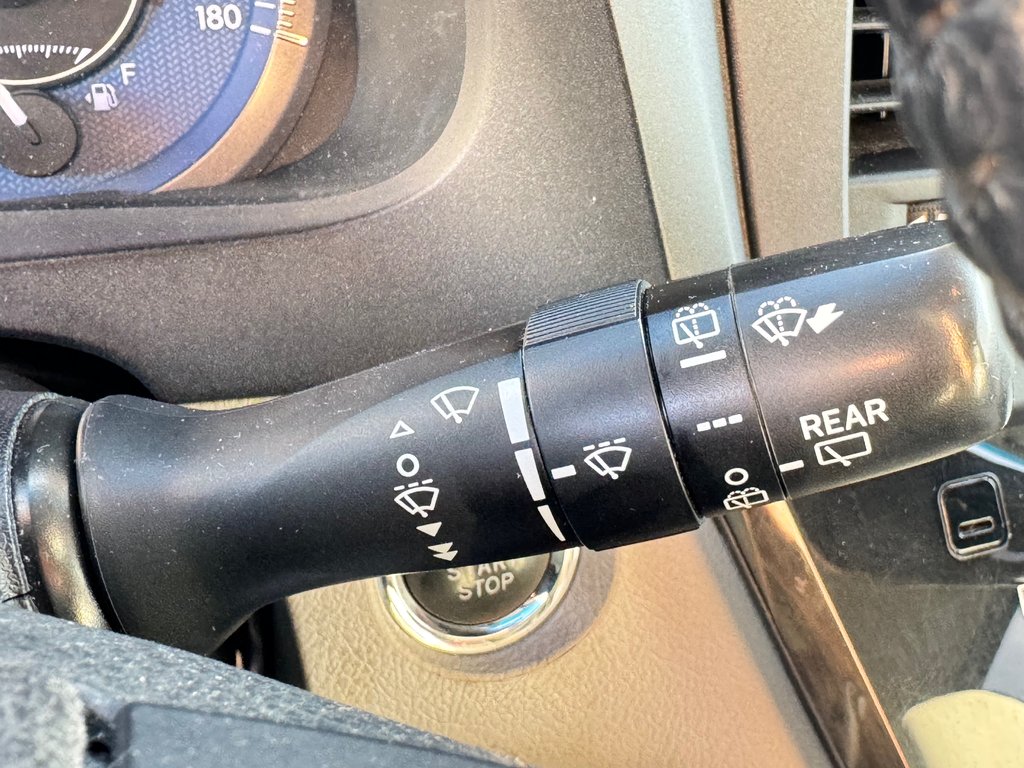 Toyota Sienna XLE / AWD / INSPECTÉ / INT : CUIR / TOIT OUVRANT 2015 à Thetford Mines, Québec - 43 - w1024h768px