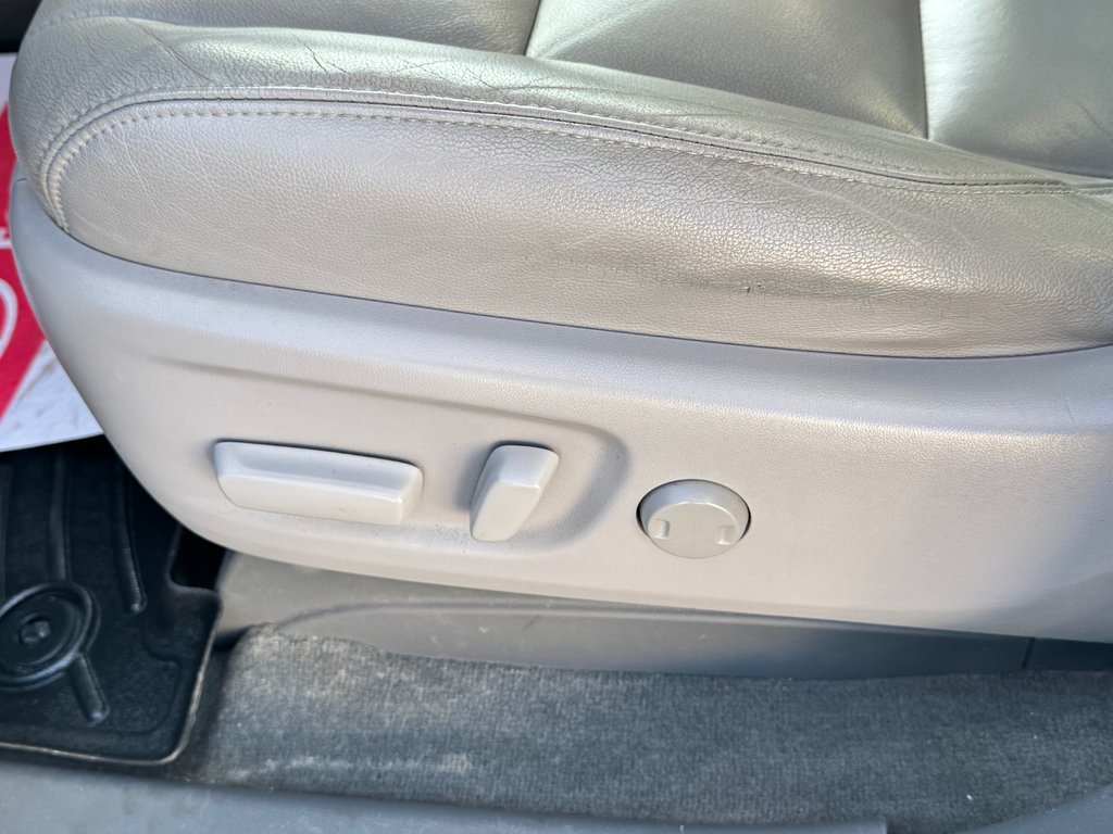 Toyota Sienna XLE / AWD / INSPECTÉ / INT : CUIR / TOIT OUVRANT 2015 à Thetford Mines, Québec - 32 - w1024h768px