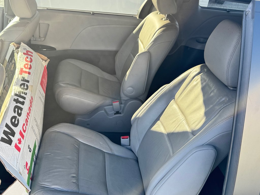 Toyota Sienna XLE / AWD / INSPECTÉ / INT : CUIR / TOIT OUVRANT 2015 à Thetford Mines, Québec - 59 - w1024h768px