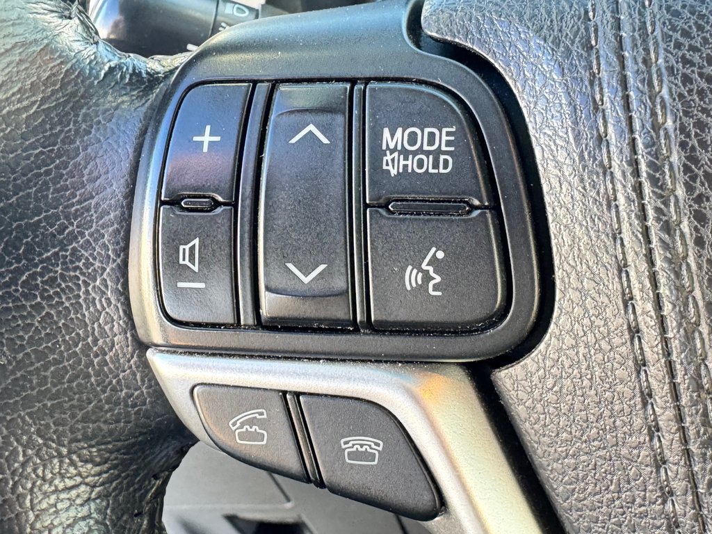 Toyota Sienna XLE / AWD / INSPECTÉ / INT : CUIR / TOIT OUVRANT 2015 à Thetford Mines, Québec - 39 - w1024h768px