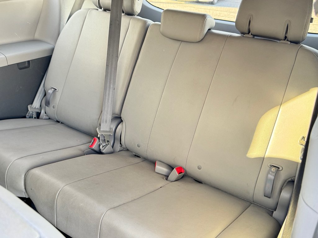 Toyota Sienna XLE / AWD / INSPECTÉ / INT : CUIR / TOIT OUVRANT 2015 à Thetford Mines, Québec - 62 - w1024h768px