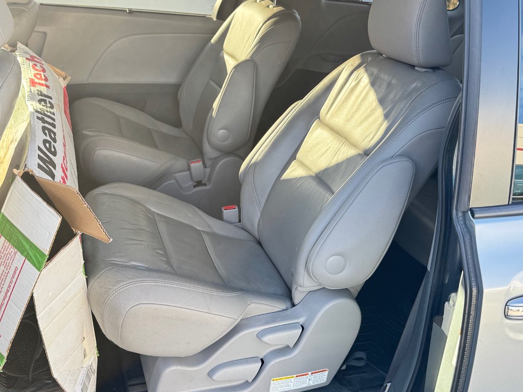 Toyota Sienna XLE / AWD / INSPECTÉ / INT : CUIR / TOIT OUVRANT 2015 à Thetford Mines, Québec - 60 - w1024h768px