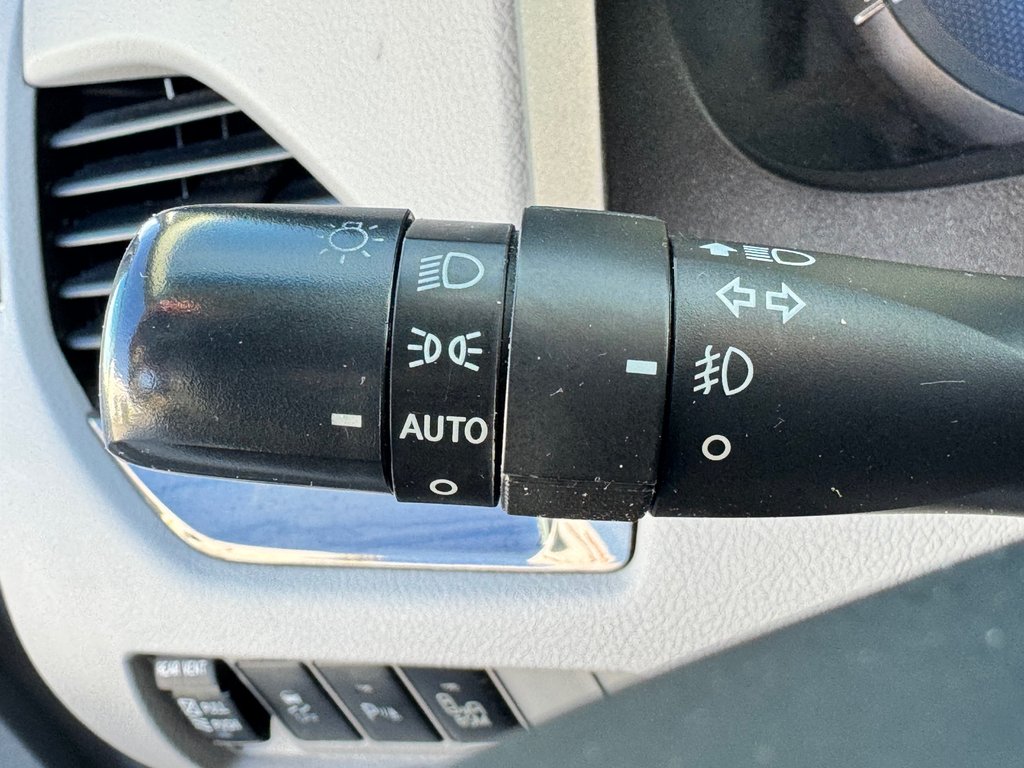 Toyota Sienna XLE / AWD / INSPECTÉ / INT : CUIR / TOIT OUVRANT 2015 à Thetford Mines, Québec - 40 - w1024h768px