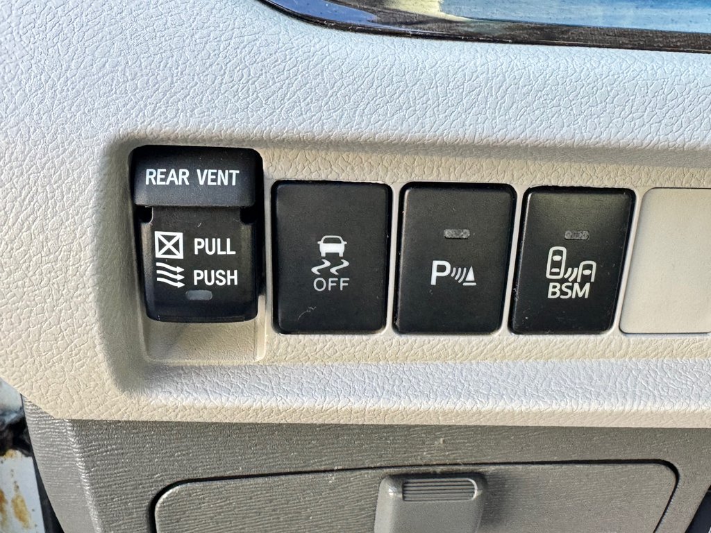 Toyota Sienna XLE / AWD / INSPECTÉ / INT : CUIR / TOIT OUVRANT 2015 à Thetford Mines, Québec - 35 - w1024h768px