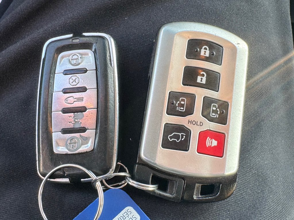 Toyota Sienna XLE / AWD / INSPECTÉ / INT : CUIR / TOIT OUVRANT 2015 à Thetford Mines, Québec - 57 - w1024h768px