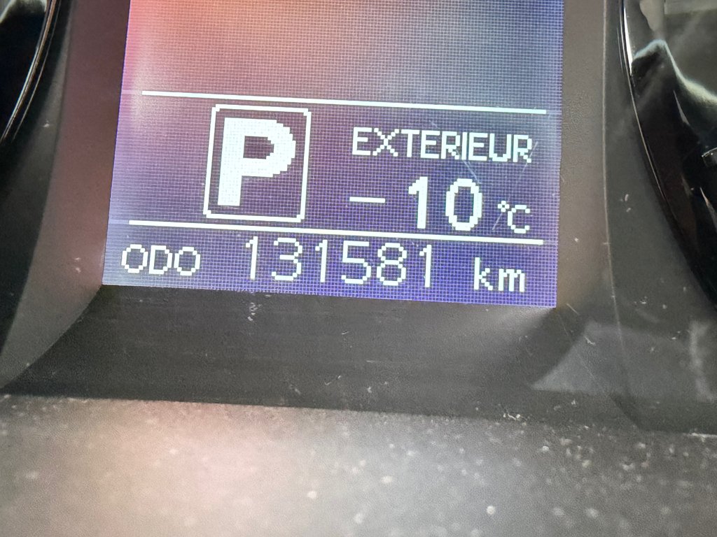 2016 Toyota Sienna LE 8 PLACES / HYPER PROPRE / BIEN ENTRETENU / in Thetford Mines, Quebec - 45 - w1024h768px