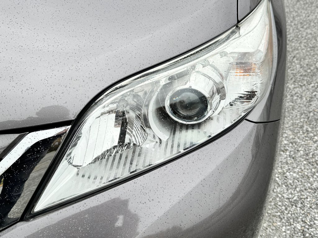 2016 Toyota Sienna LE 8 PLACES / HYPER PROPRE / BIEN ENTRETENU / in Thetford Mines, Quebec - 10 - w1024h768px