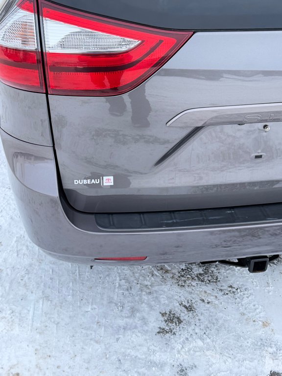 2016 Toyota Sienna LE 8 PLACES / HYPER PROPRE / BIEN ENTRETENU / in Thetford Mines, Quebec - 21 - w1024h768px