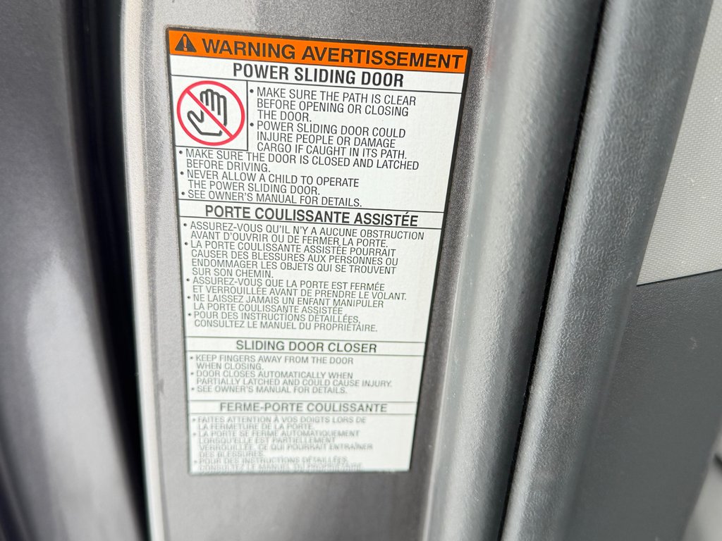 2016 Toyota Sienna LE 8 PLACES / HYPER PROPRE / BIEN ENTRETENU / in Thetford Mines, Quebec - 61 - w1024h768px