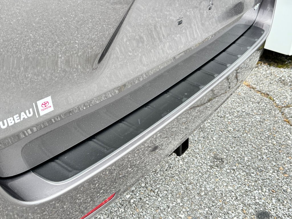 2016 Toyota Sienna LE 8 PLACES / HYPER PROPRE / BIEN ENTRETENU / in Thetford Mines, Quebec - 23 - w1024h768px