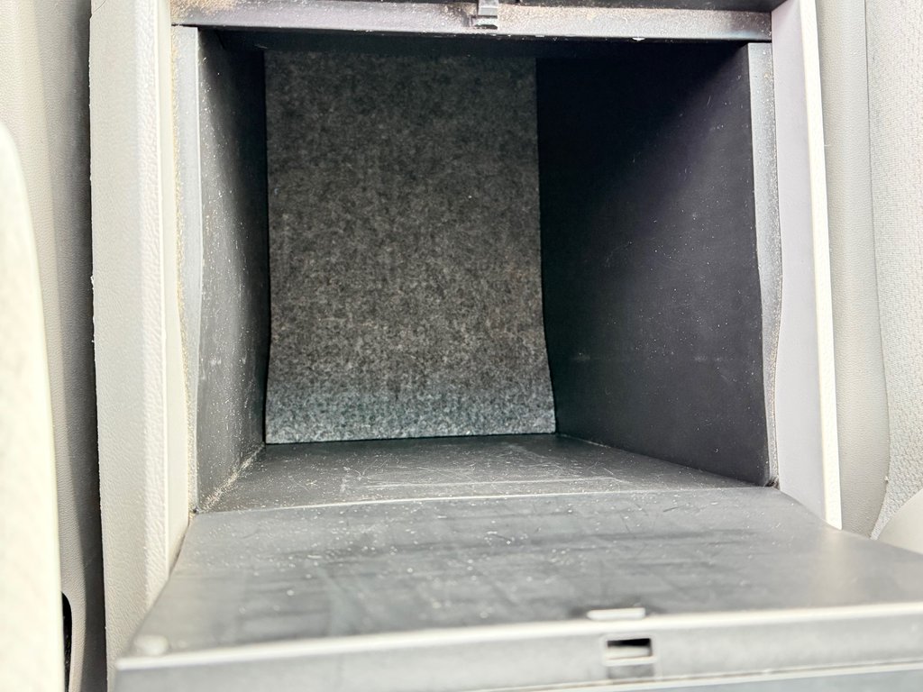 2016 Toyota Sienna LE 8 PLACES / HYPER PROPRE / BIEN ENTRETENU / in Thetford Mines, Quebec - 54 - w1024h768px