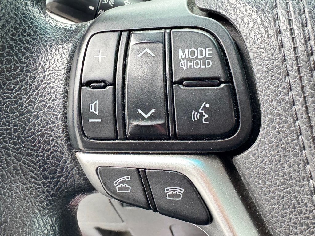 2016 Toyota Sienna LE 8 PLACES / HYPER PROPRE / BIEN ENTRETENU / in Thetford Mines, Quebec - 38 - w1024h768px