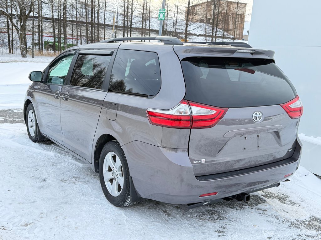 2016 Toyota Sienna LE 8 PLACES / HYPER PROPRE / BIEN ENTRETENU / in Thetford Mines, Quebec - 7 - w1024h768px