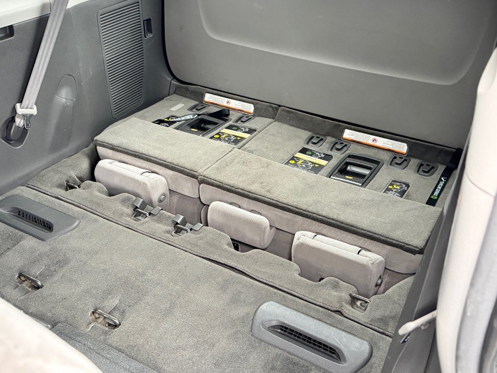 2016 Toyota Sienna LE 8 PLACES / HYPER PROPRE / BIEN ENTRETENU / in Thetford Mines, Quebec - 59 - w1024h768px