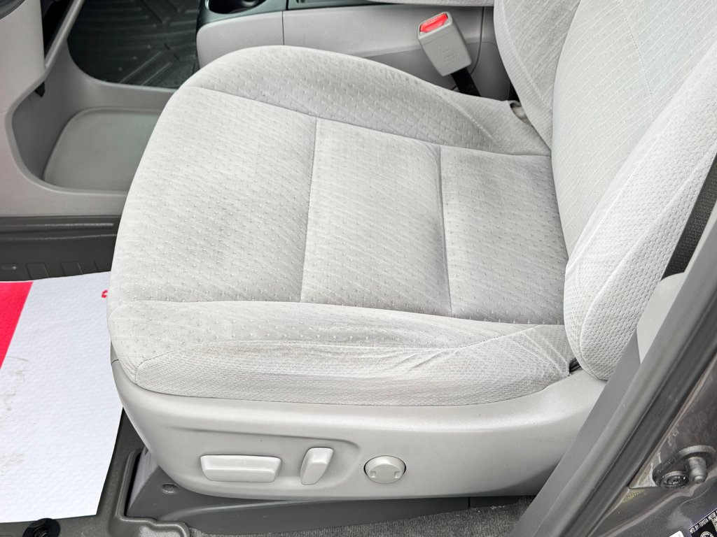 2016 Toyota Sienna LE 8 PLACES / HYPER PROPRE / BIEN ENTRETENU / in Thetford Mines, Quebec - 32 - w1024h768px