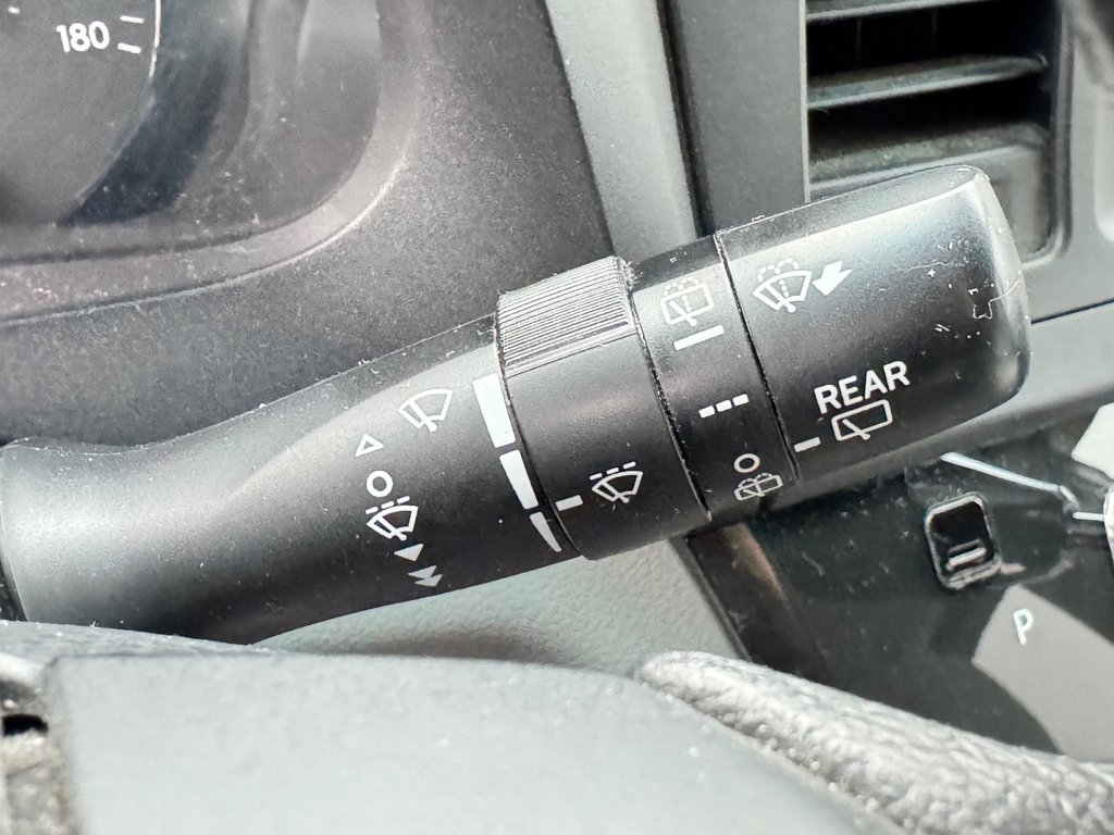 2016 Toyota Sienna LE 8 PLACES / HYPER PROPRE / BIEN ENTRETENU / in Thetford Mines, Quebec - 42 - w1024h768px