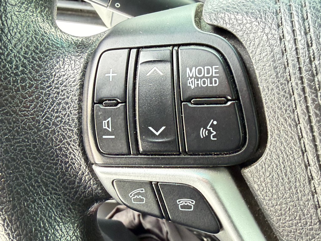 2016 Toyota Sienna LE 8 PLACES / HYPER PROPRE / BIEN ENTRETENU / in Thetford Mines, Quebec - 40 - w1024h768px