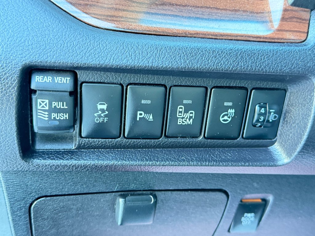 Toyota Sienna LIMITED FWD / LA TOTALE ! / INSPECTÉ SÉCURITAIRE / 2017 à Thetford Mines, Québec - 37 - w1024h768px