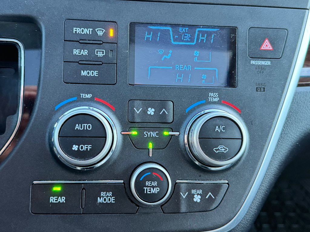 Toyota Sienna LIMITED FWD / LA TOTALE ! / INSPECTÉ SÉCURITAIRE / 2017 à Thetford Mines, Québec - 50 - w1024h768px