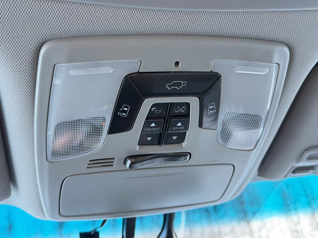 Toyota Sienna LIMITED FWD / LA TOTALE ! / INSPECTÉ SÉCURITAIRE / 2017 à Thetford Mines, Québec - 59 - w1024h768px