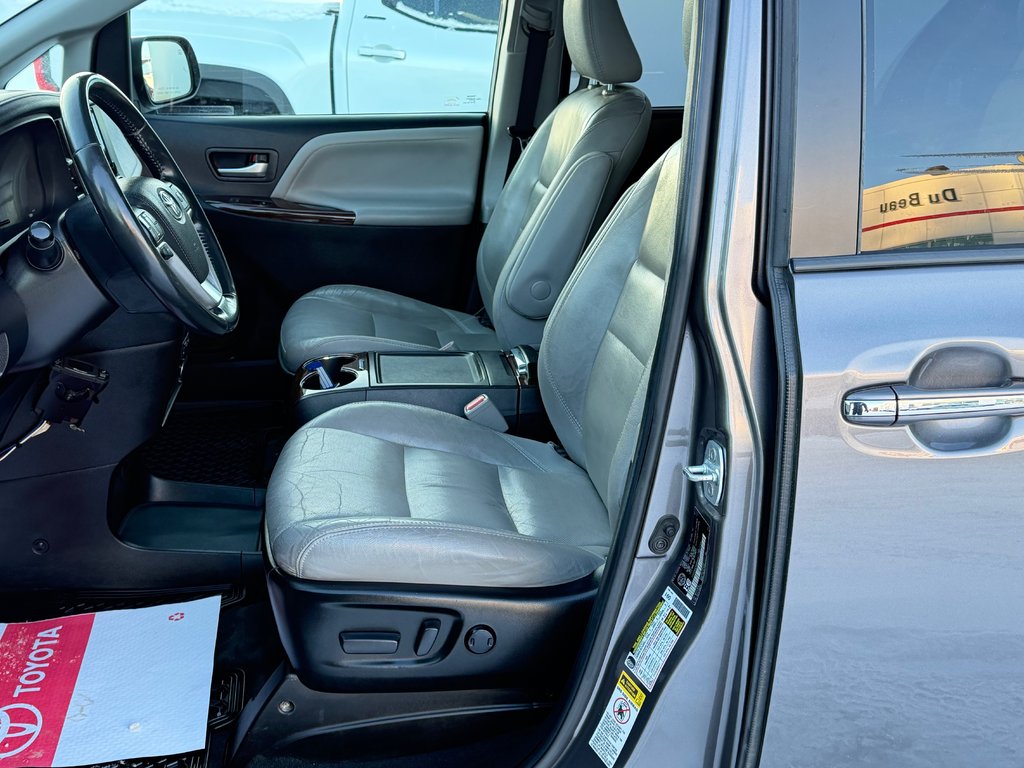 Toyota Sienna LIMITED FWD / LA TOTALE ! / INSPECTÉ SÉCURITAIRE / 2017 à Thetford Mines, Québec - 34 - w1024h768px