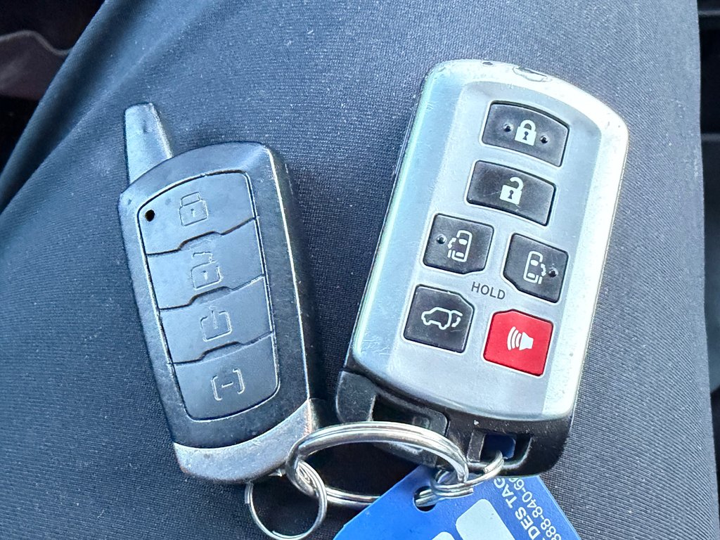 Toyota Sienna LIMITED FWD / LA TOTALE ! / INSPECTÉ SÉCURITAIRE / 2017 à Thetford Mines, Québec - 60 - w1024h768px