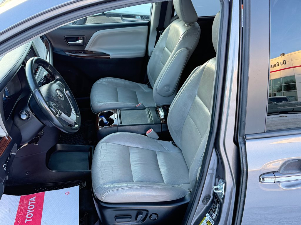 Toyota Sienna LIMITED FWD / LA TOTALE ! / INSPECTÉ SÉCURITAIRE / 2017 à Thetford Mines, Québec - 33 - w1024h768px