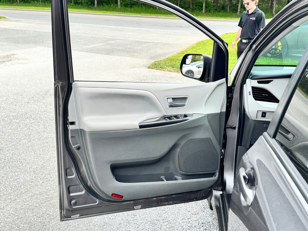 Toyota Sienna LE AWD /  INSPECTÉ / 7 PASSAGERS / PRÊTE POUR L’AVENTURE 2020 à Thetford Mines, Québec - 24 - w1024h768px