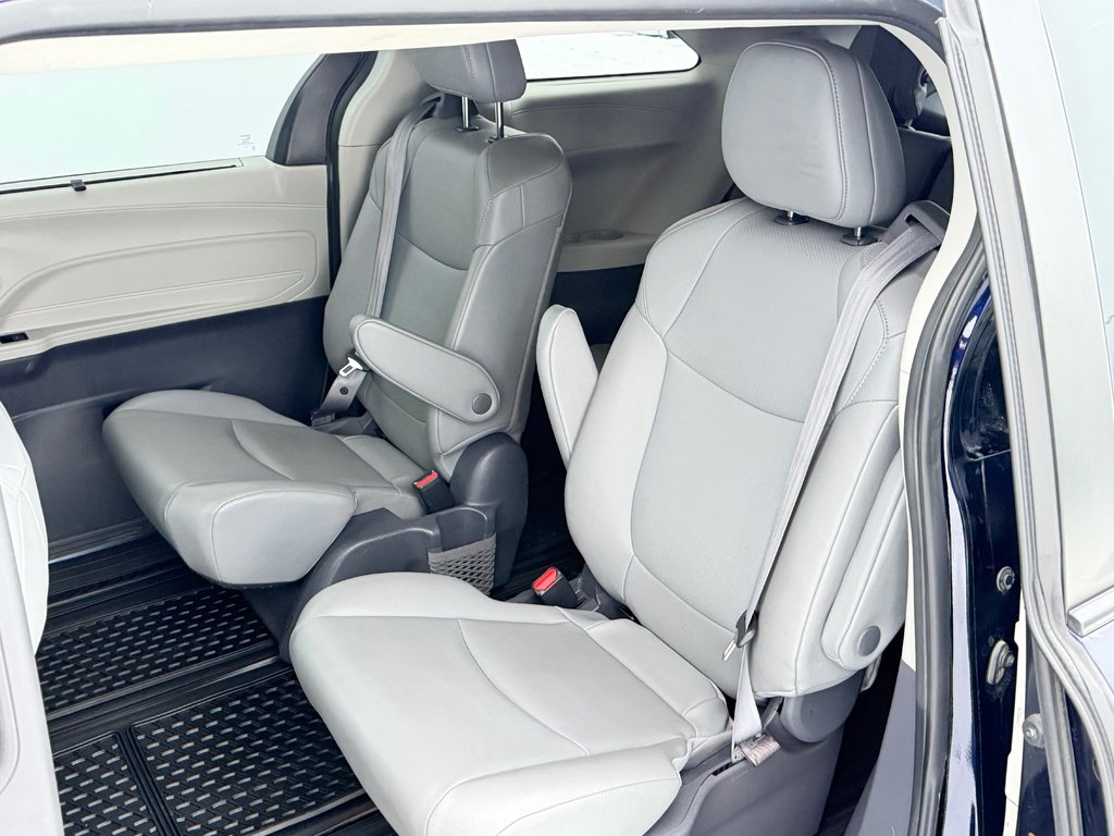 Toyota Sienna XLE AWD / HYBRIDE / AUBAINE A SAISIR !! / 2021 à Thetford Mines, Québec - 58 - w1024h768px