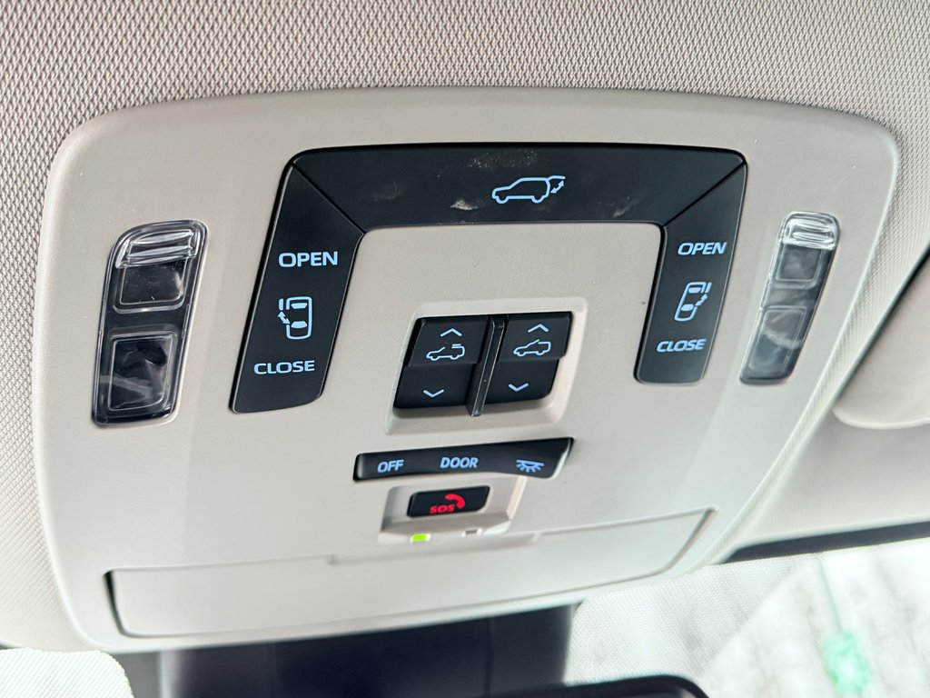 Toyota Sienna XLE AWD / HYBRIDE / AUBAINE A SAISIR !! / 2021 à Thetford Mines, Québec - 55 - w1024h768px