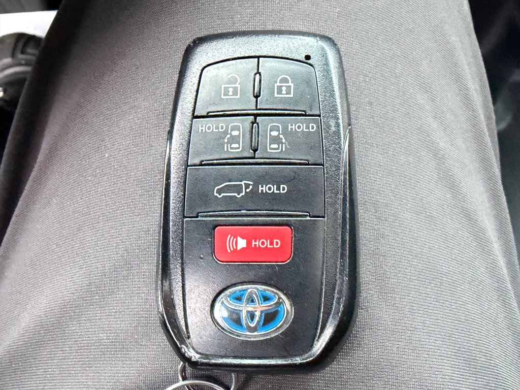 Toyota Sienna XLE AWD / HYBRIDE / AUBAINE A SAISIR !! / 2021 à Thetford Mines, Québec - 56 - w1024h768px