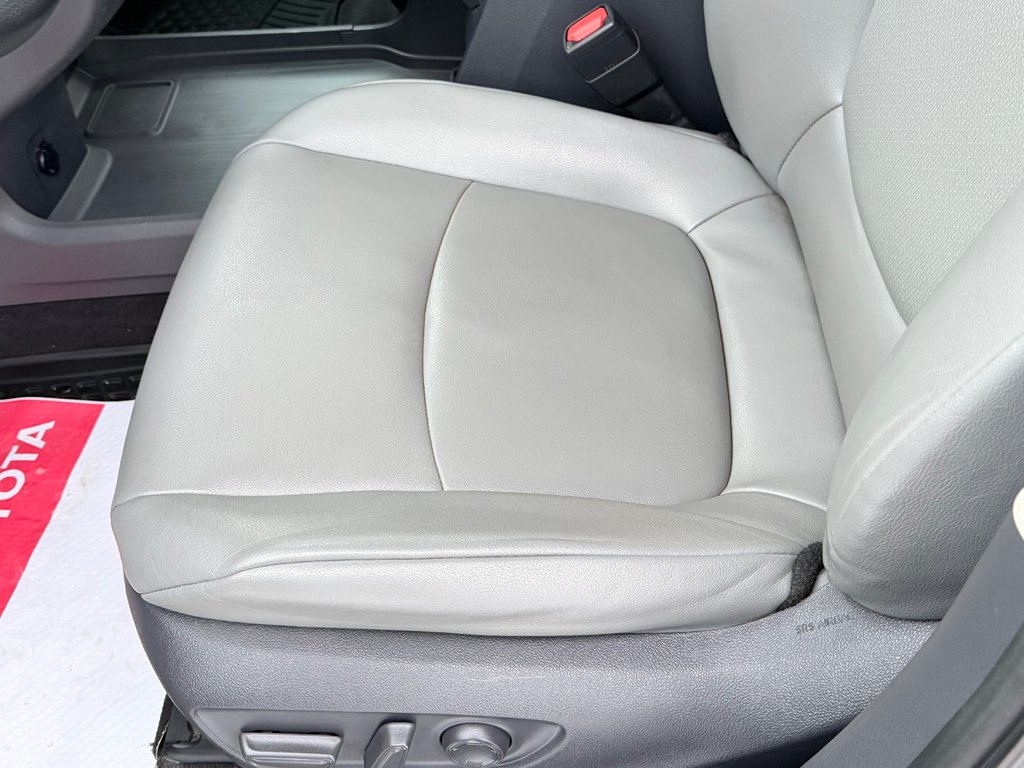 Toyota Sienna XLE AWD / HYBRIDE / AUBAINE A SAISIR !! / 2021 à Thetford Mines, Québec - 32 - w1024h768px