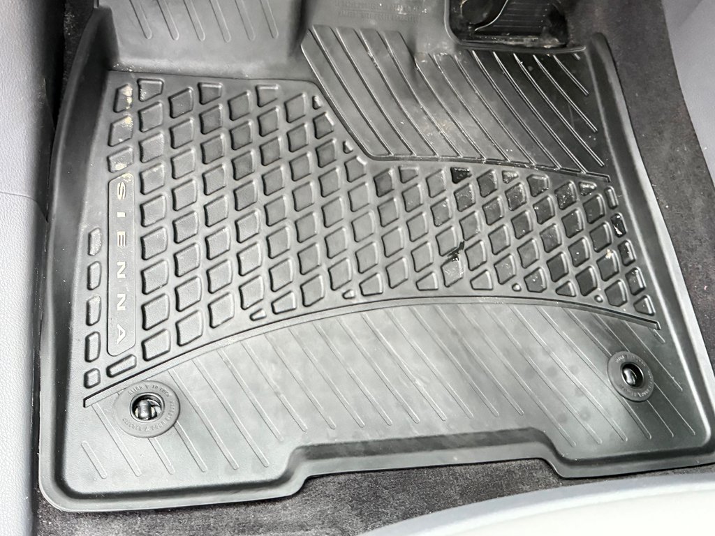 Toyota Sienna XLE AWD / HYBRIDE / AUBAINE A SAISIR !! / 2021 à Thetford Mines, Québec - 36 - w1024h768px