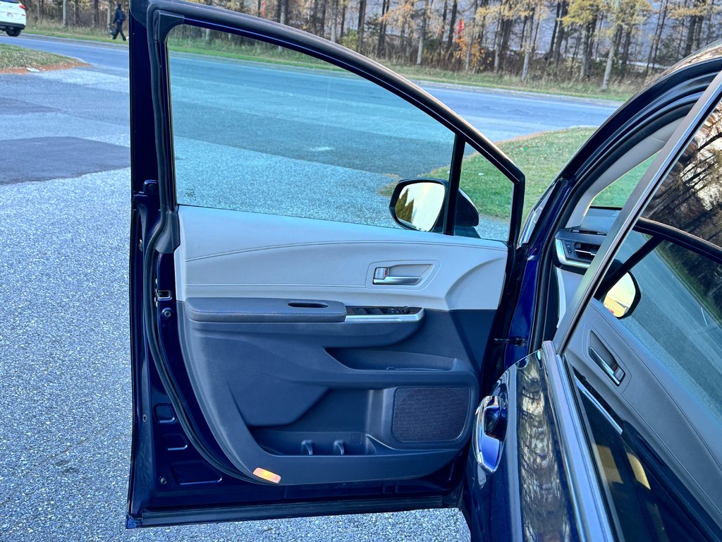 Toyota Sienna XLE AWD / HYBRIDE / AUBAINE A SAISIR !! / 2021 à Thetford Mines, Québec - 27 - w1024h768px