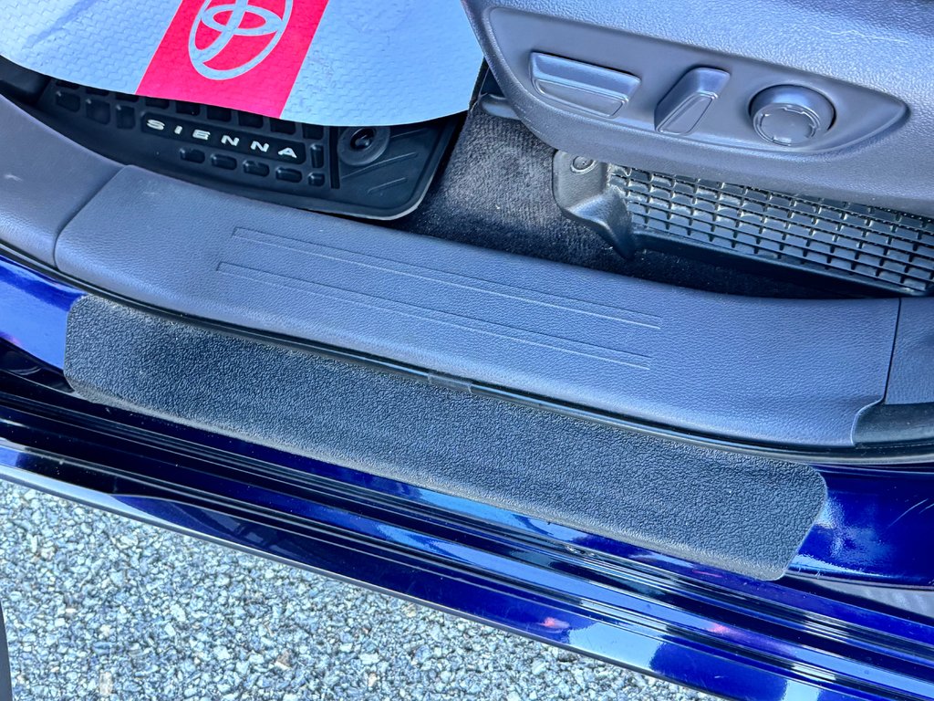 Toyota Sienna XLE AWD / HYBRIDE / AUBAINE A SAISIR !! / 2021 à Thetford Mines, Québec - 31 - w1024h768px