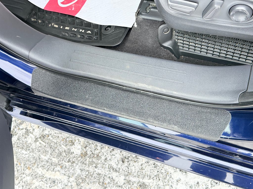 Toyota Sienna XLE AWD / HYBRIDE / AUBAINE A SAISIR !! / 2021 à Thetford Mines, Québec - 30 - w1024h768px