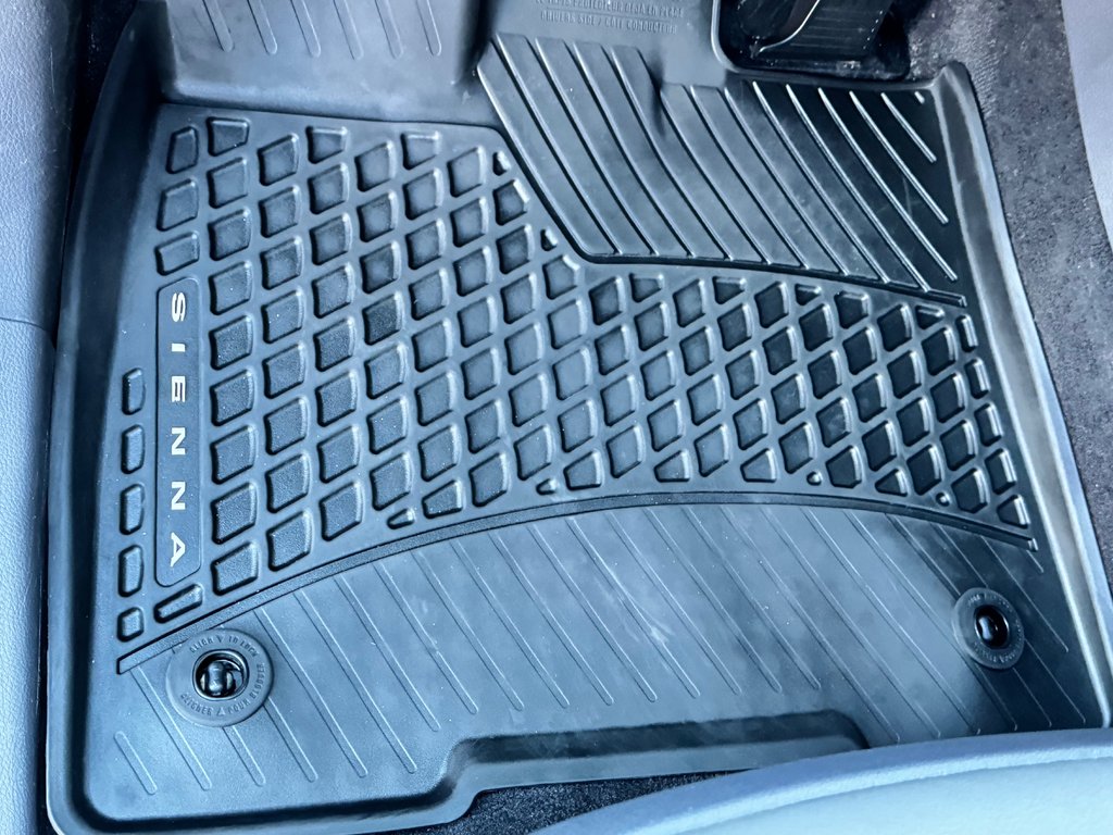 Toyota Sienna XLE AWD / HYBRIDE / AUBAINE A SAISIR !! / 2021 à Thetford Mines, Québec - 37 - w1024h768px