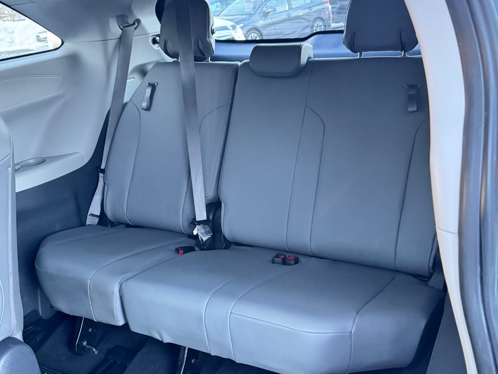 Toyota Sienna XLE AWD / HYBRIDE / AUBAINE A SAISIR !! / 2021 à Thetford Mines, Québec - 59 - w1024h768px