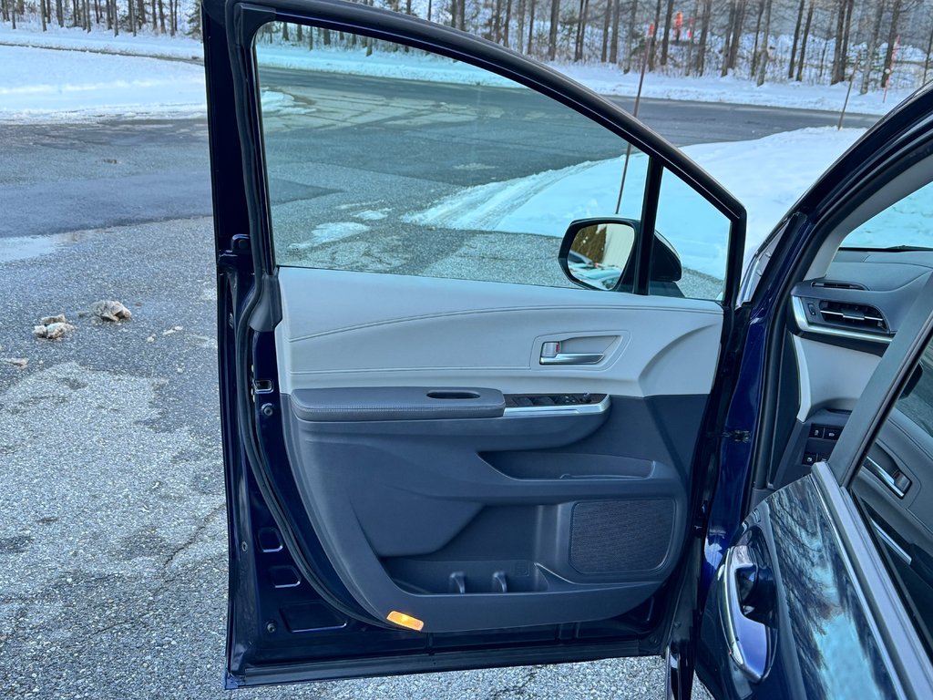 Toyota Sienna XLE AWD / HYBRIDE / AUBAINE A SAISIR !! / 2021 à Thetford Mines, Québec - 26 - w1024h768px