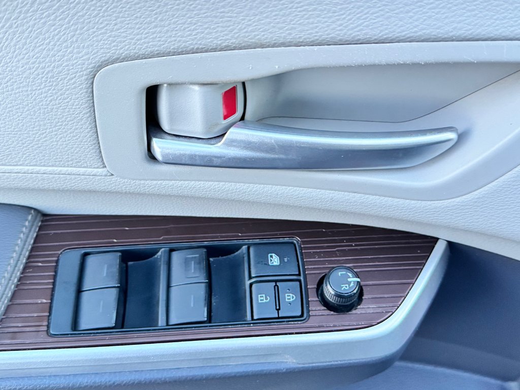 Toyota Sienna XLE AWD / HYBRIDE / AUBAINE A SAISIR !! / 2021 à Thetford Mines, Québec - 27 - w1024h768px