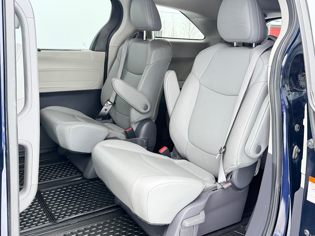 Toyota Sienna XLE AWD / HYBRIDE / AUBAINE A SAISIR !! / 2021 à Thetford Mines, Québec - 59 - w1024h768px