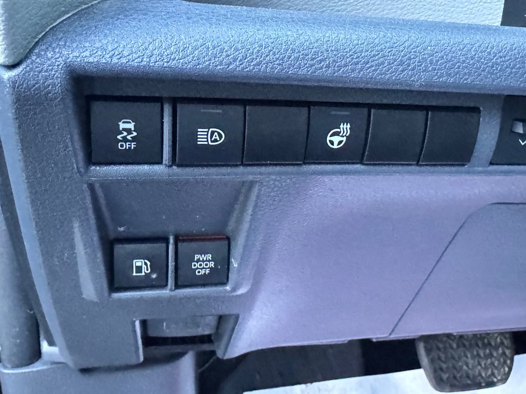 Toyota Sienna XLE AWD / HYBRIDE / AUBAINE A SAISIR !! / 2021 à Thetford Mines, Québec - 33 - w1024h768px