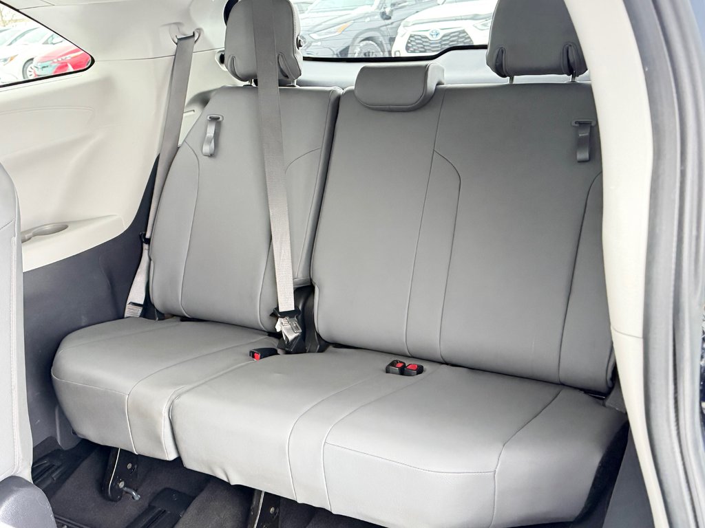 Toyota Sienna XLE AWD / HYBRIDE / AUBAINE A SAISIR !! / 2021 à Thetford Mines, Québec - 60 - w1024h768px