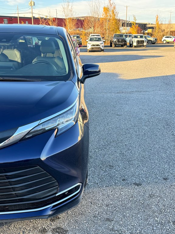 Toyota Sienna XLE AWD / HYBRIDE / AUBAINE A SAISIR !! / 2021 à Thetford Mines, Québec - 10 - w1024h768px